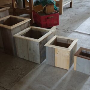 Diverse houten potten, vanaf € 10,00